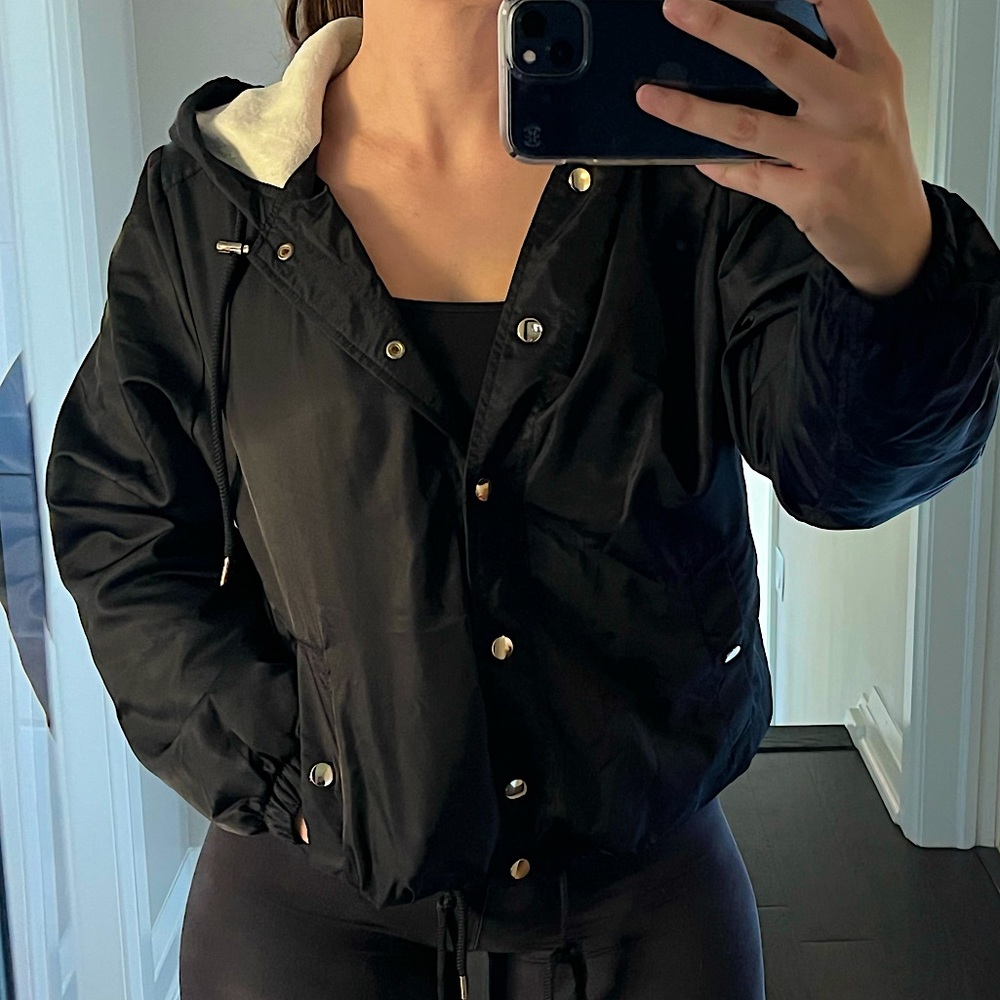 Forever 21 black bomber jacket